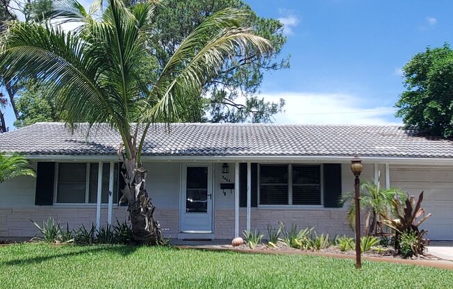 QUIET AND WELL MAINTAINED NEIGHBORHOOD