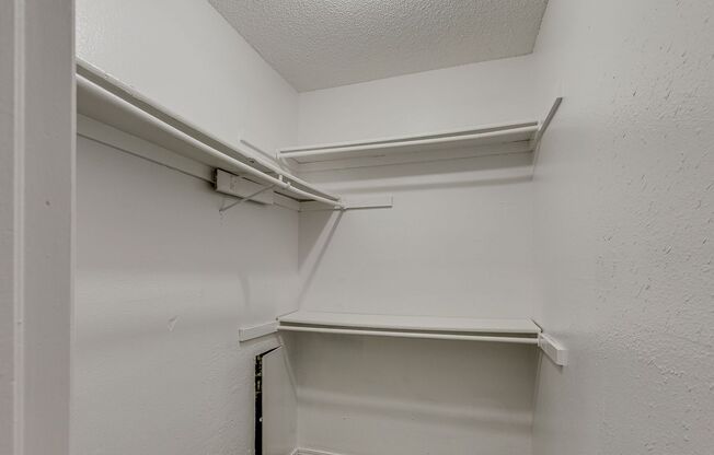 MOVE IN SPECIAL NO DEPOSIT OR APPLICATION FEE LEASE BY 8/31/25
