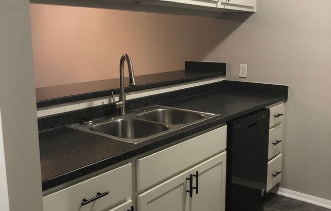 2 beds, 2 baths, 1,042 sqft, $1,429, Unit 6034C