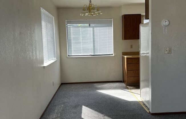 2 beds, 1 bath, $1,195