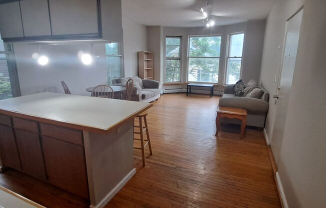 2 beds, 1 bath, 700 sqft, $1,995, Unit #2