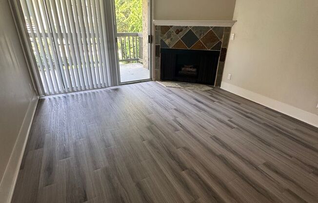 1 bed, 1 bath, 815 sqft, $2,395, Unit 220