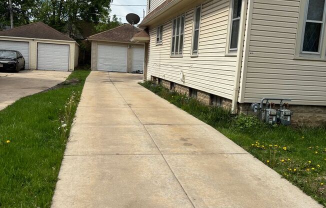 4049 N. Elmhurst Rd.
