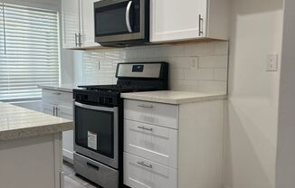 2 beds, 1 bath, $2,500