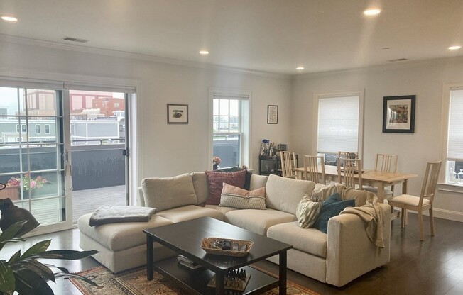 728 E BROADWAY