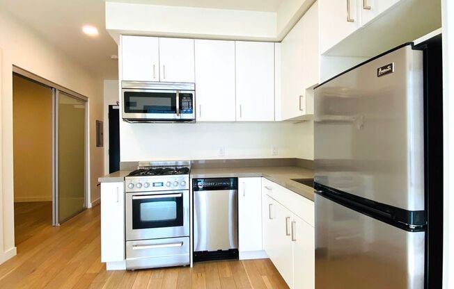 1 bed, 1 bath, $2,195, Unit 404