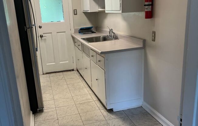 1 bed, 1 bath, $825, Unit 1