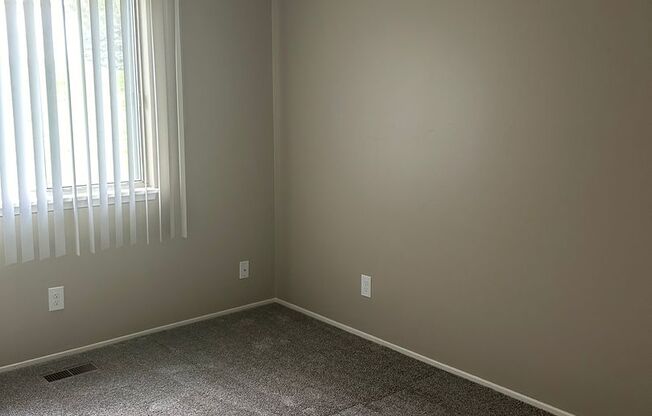 2 beds, 1 bath, 869 sqft, $1,139, Unit 2872B