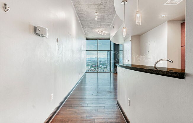 1 bed, 1 bath, 669 sqft, $2,300, Unit 2107