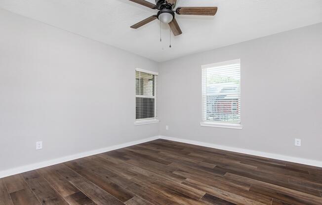 3 beds, 2 baths, 1,210 sqft, $1,729