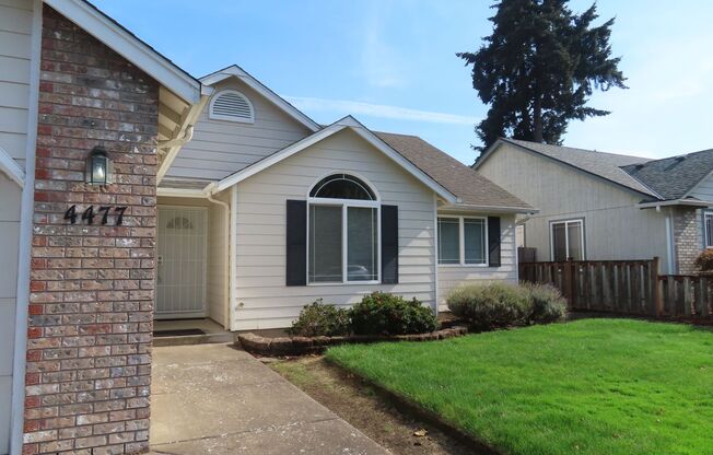 3 Bed, 2 Bath Home with 2-Car Garage & Covered Deck — Santa Clara, Eugene