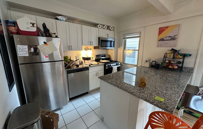 1 bed, 1 bath, 700 sqft, $1,325, Unit 57