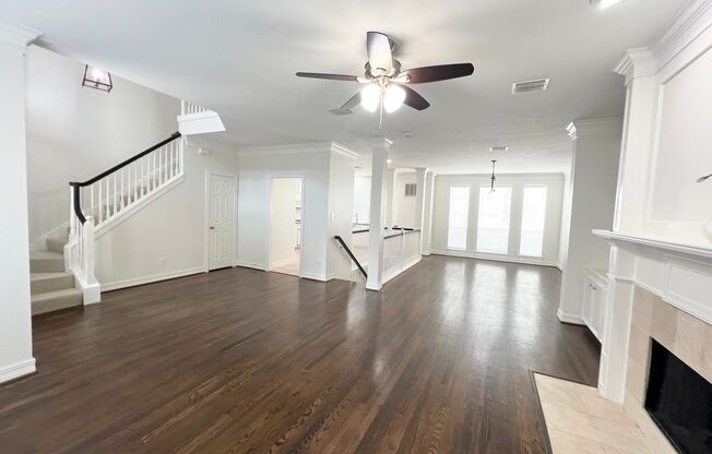 Stunning 4/3/2 Townhome in the Museum District !!!