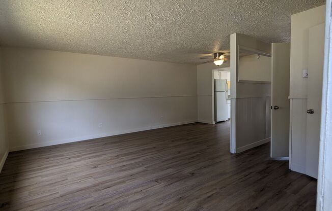 3 beds, 1.5 baths, 1,500 sqft, $1,893, Unit 2712-3