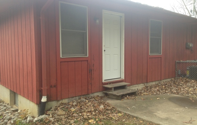 2 beds, 1 bath, $1,045