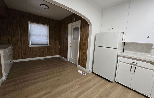 2 beds, 1 bath, $1,550