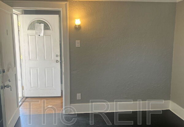 7543 LOZIER AVE