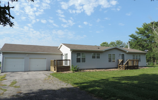 Nice 3bed/2bath home w/fenced in yard