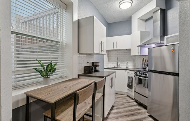 Studio, 1 bath, 375 sqft, $1,425, Unit 209