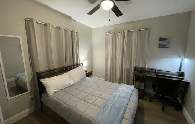 321 E 4 ST