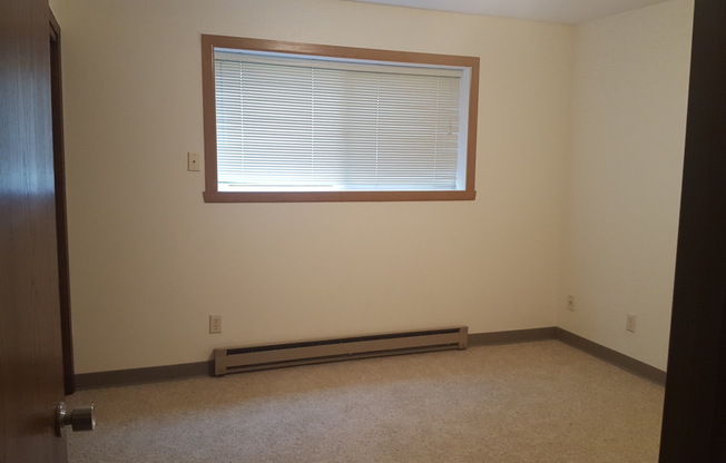 1 bed, 1 bath, 840 sqft, $975, Unit 11