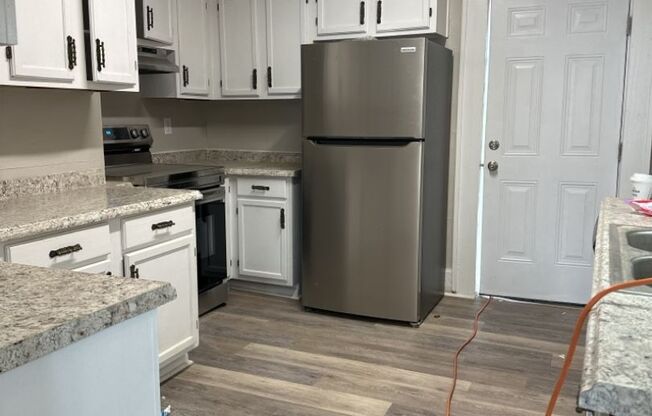 *$1,500* Stunning 1914 Property for Rent - Recently Remodeled - 2 BED, 1 BATH