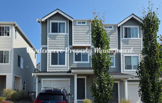 Well maintained 3 story townhome in CK school district