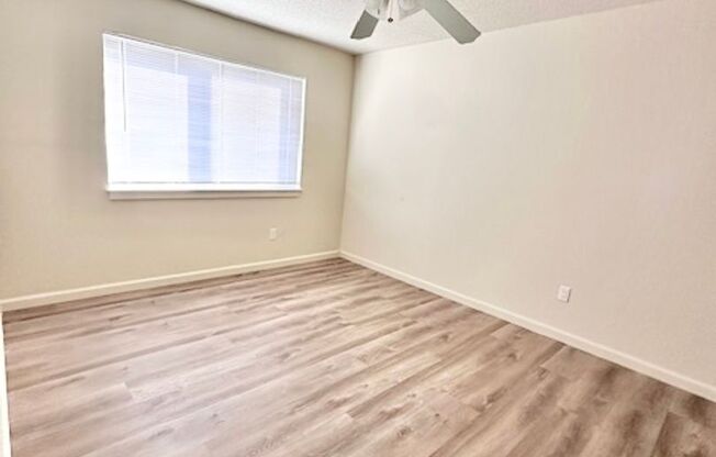 2 beds, 1 bath, $2,000, Unit 08