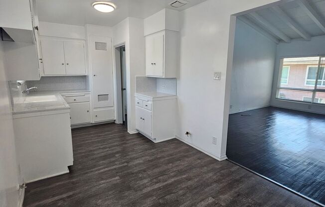 Beautiful Spacious 1 Bed/1 Bath Apartment Parking Available $1750 $1K OFF the 1st Month!