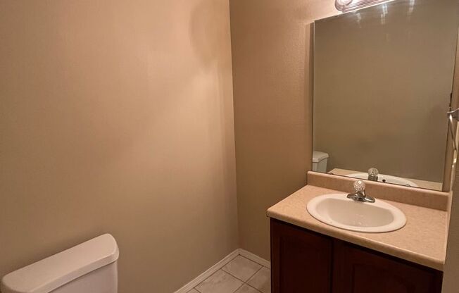 2 beds, 2 baths, $895