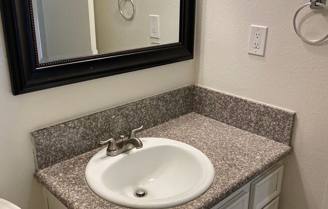 1 bed, 1 bath, 760 sqft, $1,270
