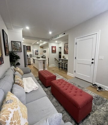3 beds, 3 baths, 1,800 sqft, $5,750, Unit 1