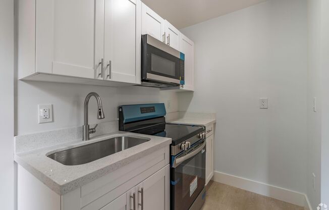 New building leasing now — first 10 studios at launch price from $1,500/mo! / ¡Nuevo edificio ya en arriendo — primeros 10 estudios a precio de lanzamiento desde $1,500/mes!