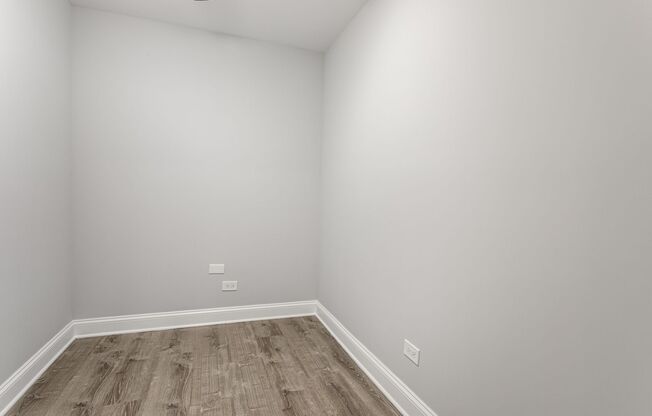 2 beds, 1 bath, 589 sqft, $2,100, Unit 244