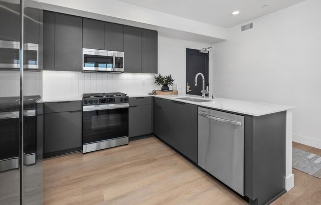 2 beds, 2 baths, 888 sqft, $3,000, Unit 206