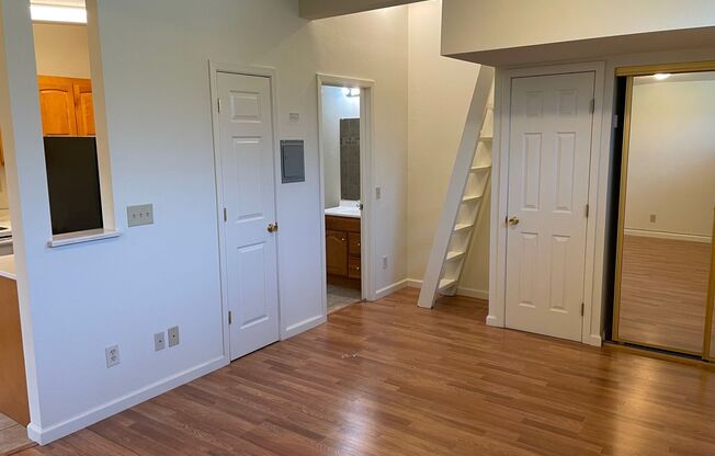 Remodeled Studio Apartment in Mountain View near Tech Companies!