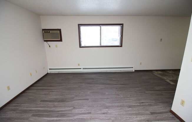 2 beds, 1 bath, $850