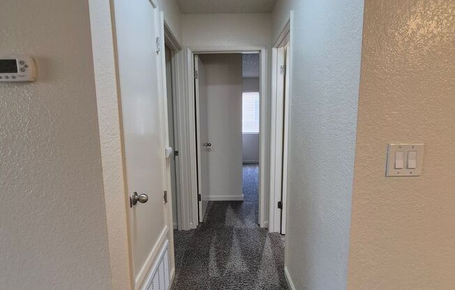 2 beds, 1 bath, 920 sqft, $1,800, Unit 18