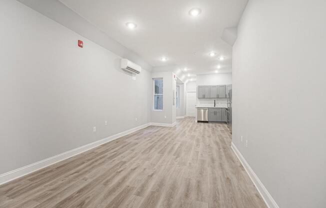 1156 S 52 ST