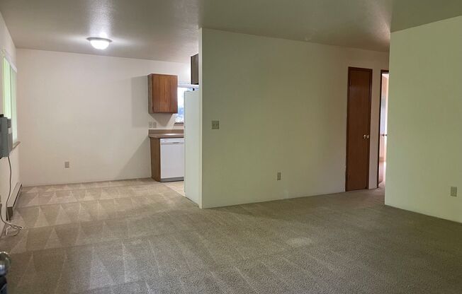 2 beds, 1 bath, 822 sqft, $1,295, Unit D