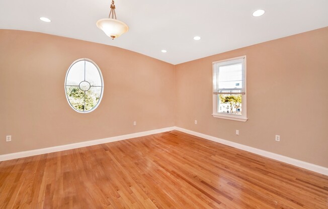1557 BLUE HL AVE