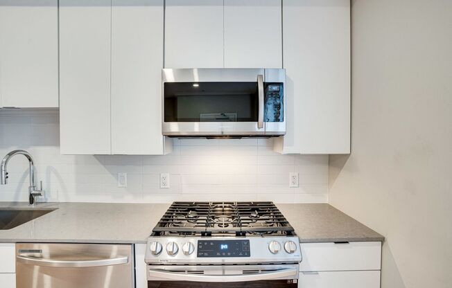 Studio, 1 bath, 504 sqft, $2,495, Unit 421