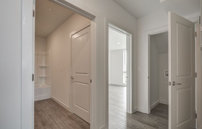 2 beds, 2 baths, 900 sqft, $1,995, Unit 413