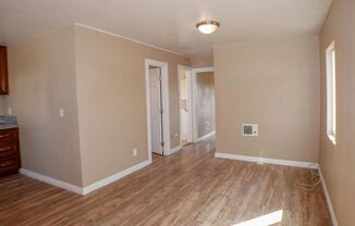 2 beds, 1 bath, $2,375, Unit 4043