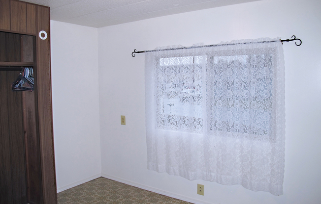 2 beds, 1 bath, $1,350