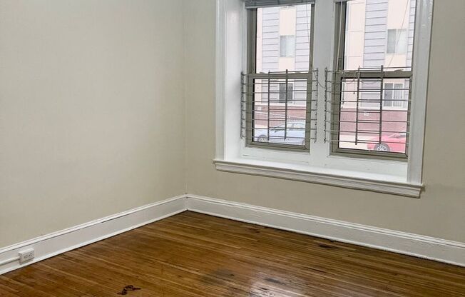 3 beds, 1 bath, 1,400 sqft, $1,495, Unit 4528-D29