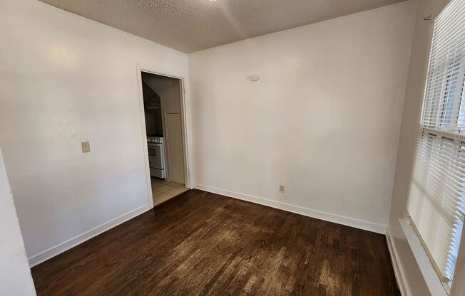Updated 1 Bedroom In Meadowbrook