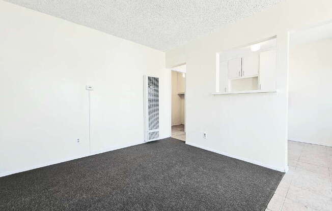 231 1/2 E 89 ST