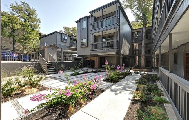 3301 Red River