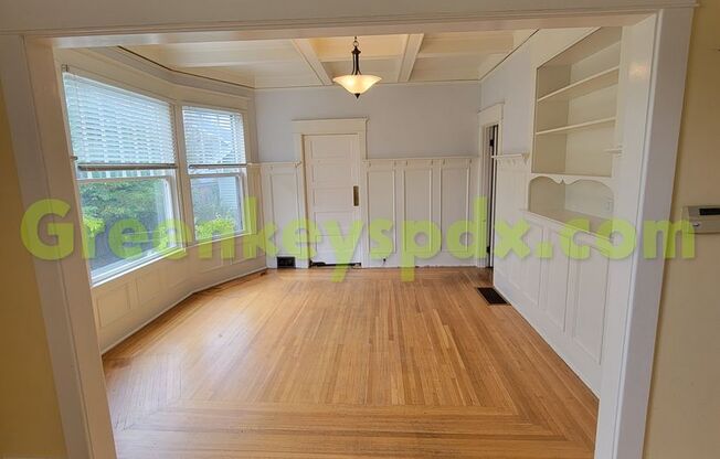 2 beds, 1 bath, $2,395